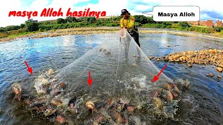 Masya Alloh hasilnya cuma jala di selokan sampai begini hasilnya..😱 jala ikan ikan di pinggir kota