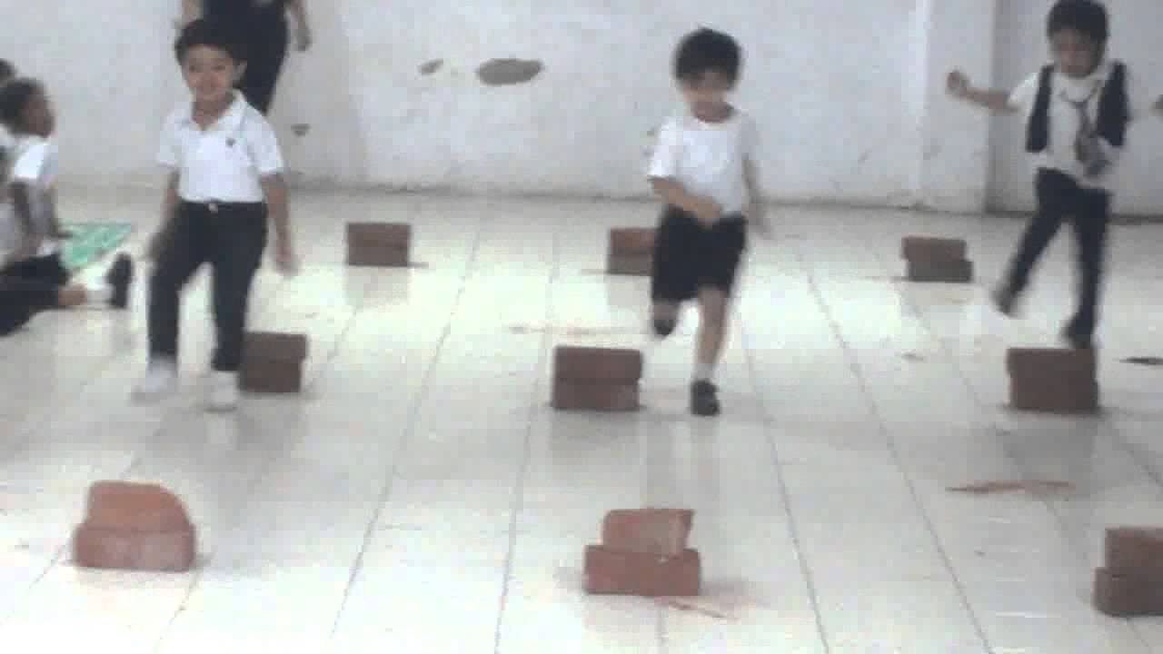 Lemon and Spoon Game - YouTube