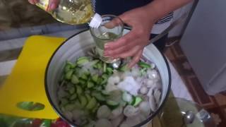 Рецепт очень вкусного и нежного салата на зиму из огурцов. Рецепт очень вкусного и нежного салата на зиму из огурцов.