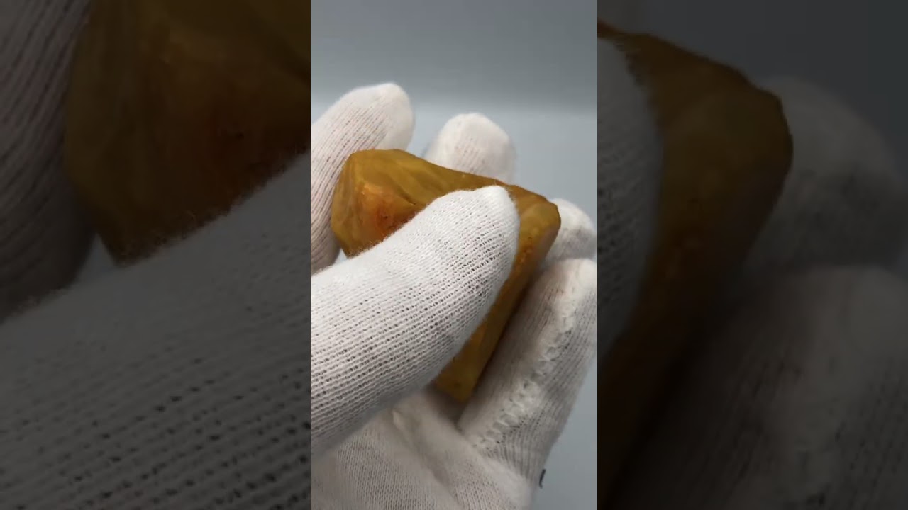 琥珀 Amber Baltic Stone Vintage Egg yolk