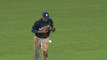 MIL@SF: Brewers challenge no-catch call in the 6th