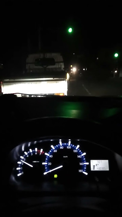 Story' WA IG nyetir mobil Avanza di malam hari