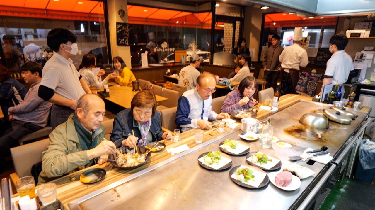 爆売れハンバーグ！鉄板ステーキ！うますぎて笑ってしまう鉄板ハンバーグ屋の夜営業に密着！