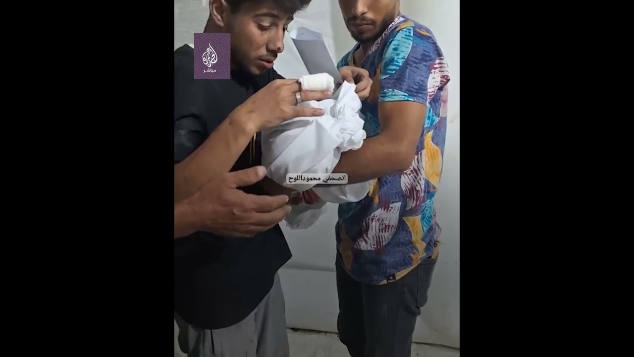 "نيال الجنة فيك يابا".. شاب يودّع والده الشهيد