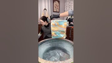 Use the color scheme mix with water to have the forest and the sky for made a beautiful bag