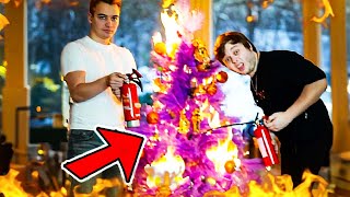 HOŘÍ NÁM VÁNOČNÍ STROMEČEK?!🔥| @Morryeej&@BoTmAnGOD&@lipomeister