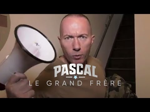 PASCAL LE GRAND FRÈRE - Réveil difficile pour les jumeaux