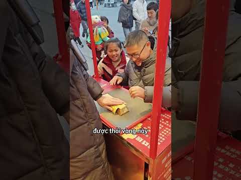 Bạn sẽ không tin ai là người có thể nhấc được nó 😳