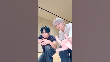 and we know ya like it 🎧 #TXT #TAEHYUN #HUENINGKAI
