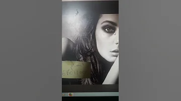 سيدة غنية تبحث على زوج فقير تتهلى فيه رقمها في فيديو 