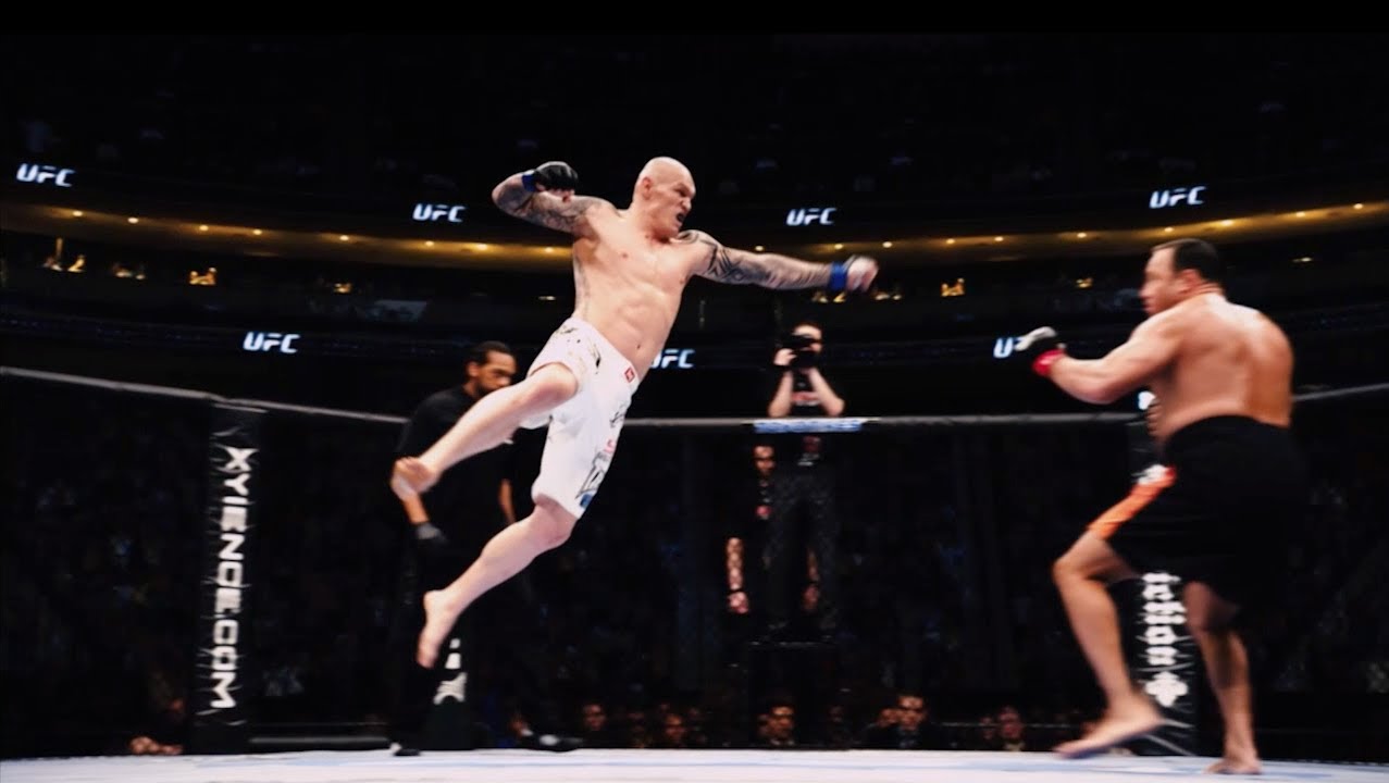 Kevin james comes boom new hi-res stock photography and images - Alamy, image size:1277x720