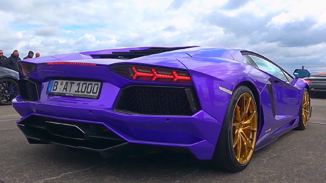Loud Lamborghini Aventador LP700-4 w Sound & Acceleration