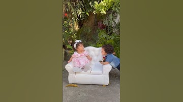 Bebês gêmeos fazendo vídeos de namorados *atores baby*