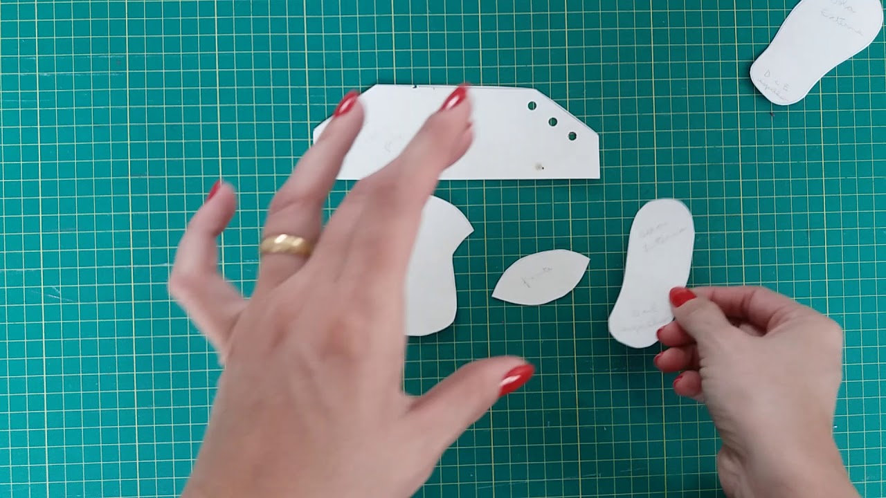 Tênis para bonecas -  vídeo 1