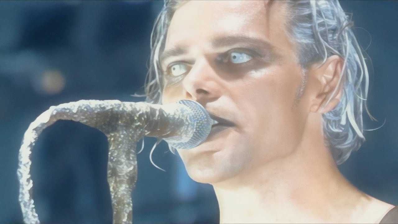 Rammstein - Du riechst so gut (Live aus Berlin by @Peter_Kramer) - YouTube