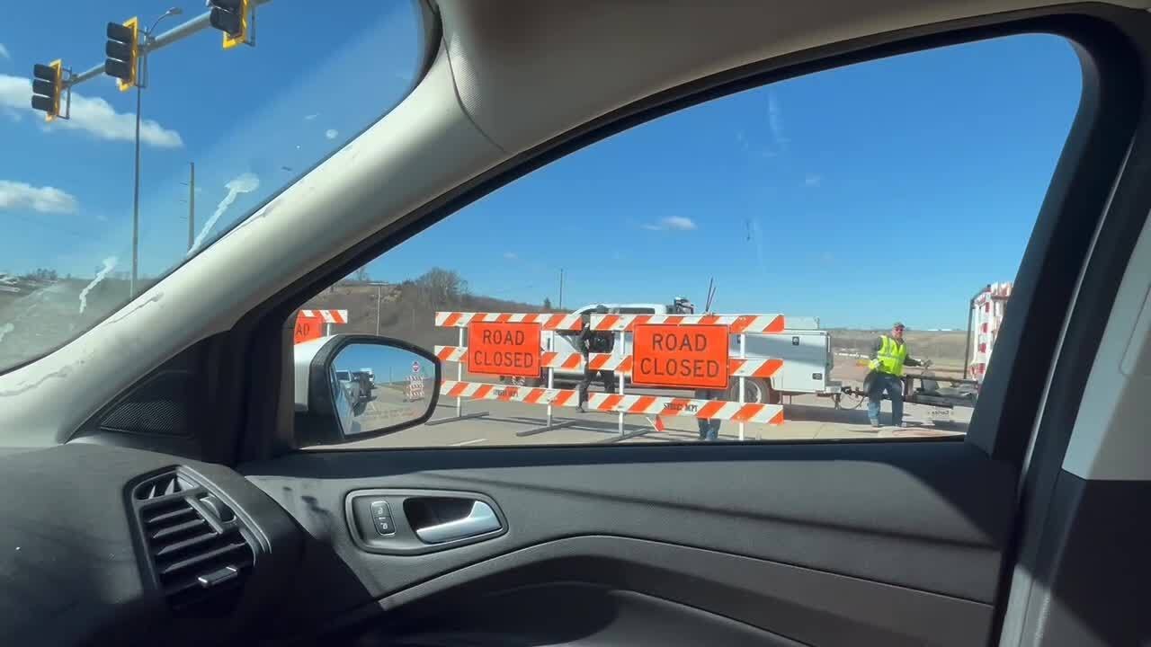 East Rice Street closed off Veteran's Parkway for crash