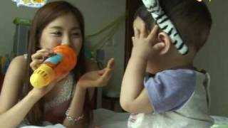 Download Lagu 090922 KBS Joy E14 소녀시대의 헬로베이비 수영성대모사(예쁜 내 쎄뀌~) MP3