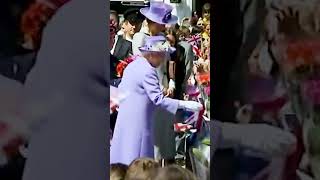 Th Queen Was Given A Beautiful Bouquet #shorts