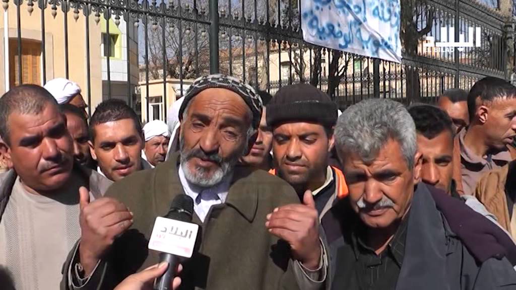 عمال بلدية الجلفة يحتجون و يدخلون في اضراب  El Bilad TV