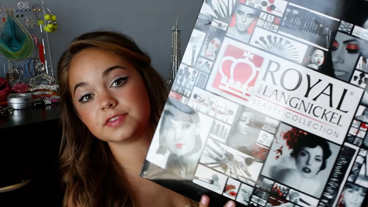 HUGE Makeup GIVEAWAY! & 30,000 Subscriber CONTEST!