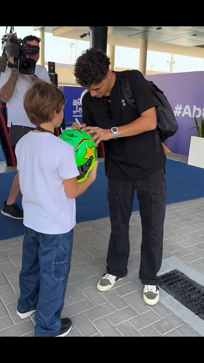 Lando Norris arriving at the circuit #landonorris #mclarenf1 #abudhabigp #yasmarinacircuit