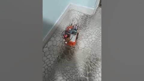 Arduino uno ile engel tanıyıp kaçan robot