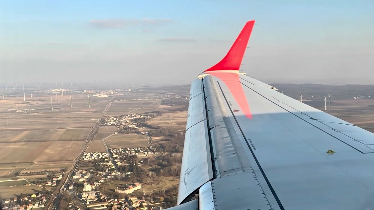 Landing in VIENNA 🇦🇹 | Austrian Airlines | Embraer 195