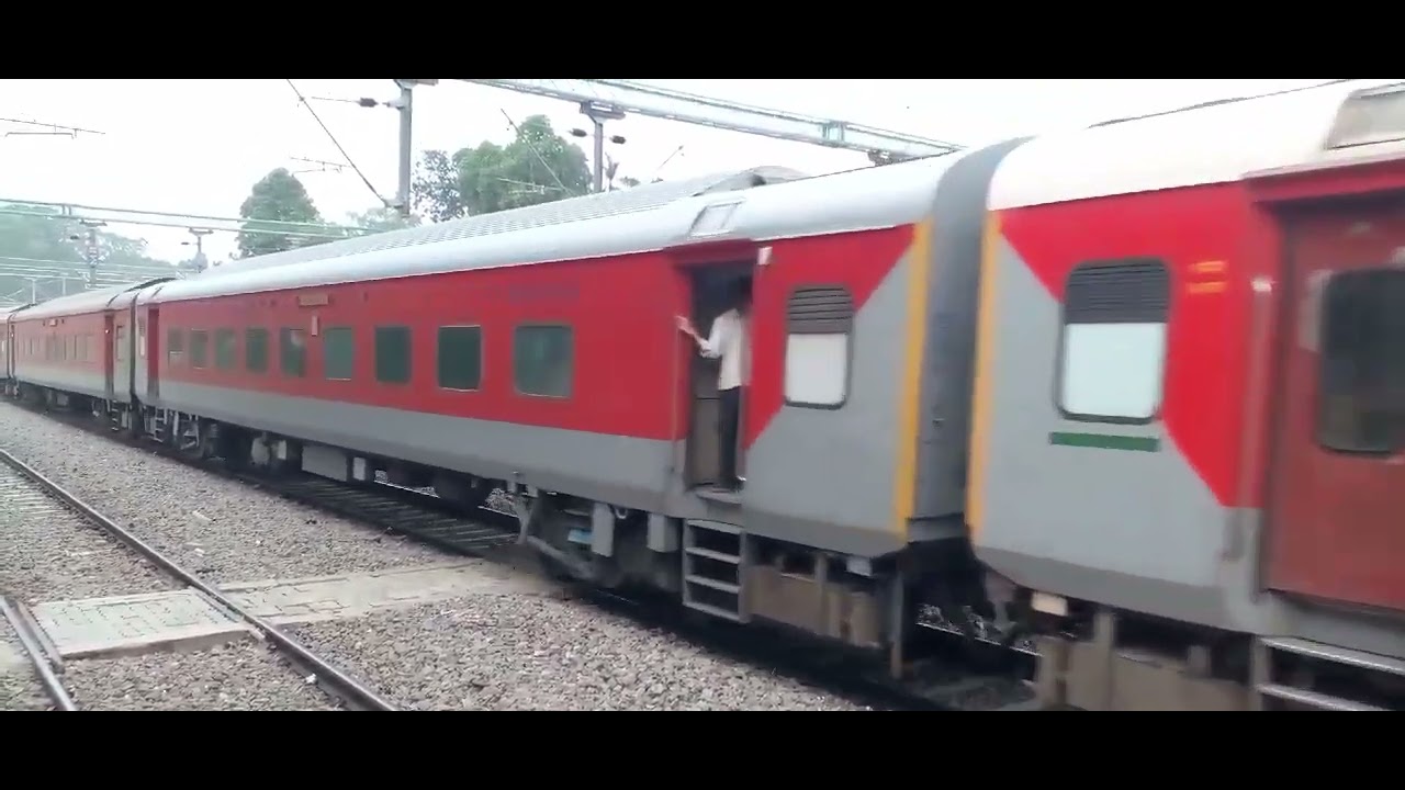 22184 Ayodhya Cantt- Mumbai LTT Saket SF Express Skip Prayag Jn