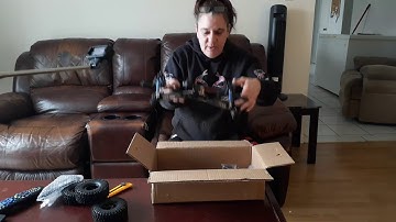 Unboxing Injora frame scx10 ii clone