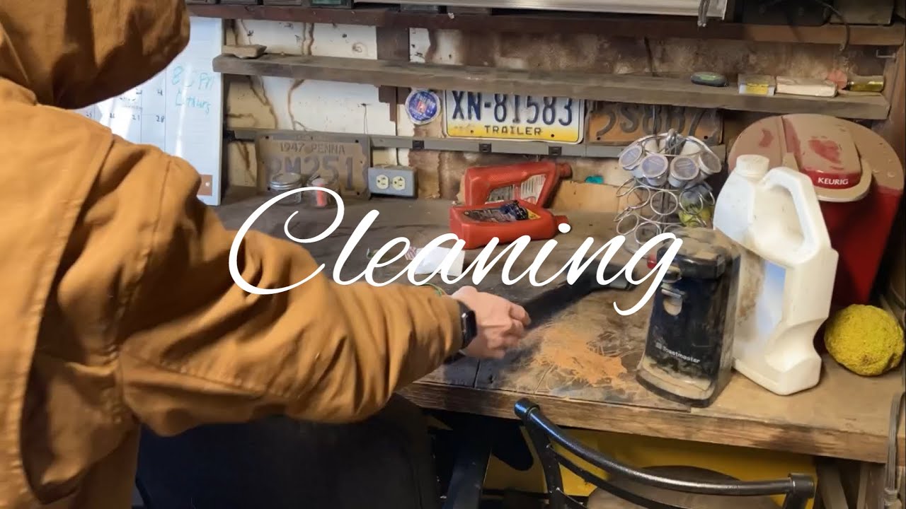 Cleaning out my room in the garage - YouTube