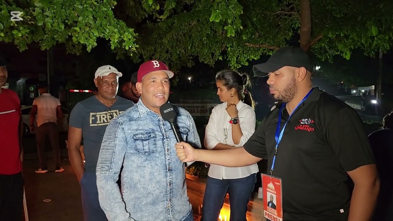 RESIDENTES EN LOS MOLINA ENCIENDEN VELAS EN PROTESTA POR DESORDEN