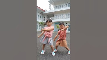 Thumbnail of ZUMBA CHOREOGRAPHY | CON CALMA DADDY YANKEE | DANCER KIDS | INTERNASIONAL ZUMBA | #SHORTS