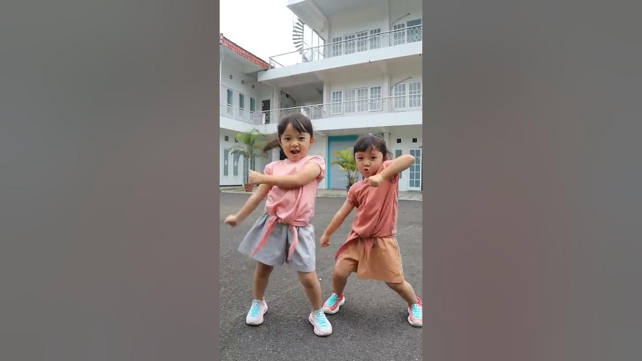 ZUMBA CHOREOGRAPHY | CON CALMA DADDY YANKEE | DANCER KIDS | INTERNASIONAL ZUMBA | #SHORTS