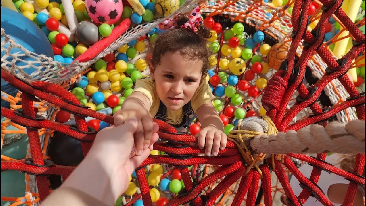 BANU ALYA NE İŞİN VAR ORADA HEMEN YANIMA GEL DÜŞERSİN ! ماما جابت بيبي - جنى مقداد | طيور الجنة