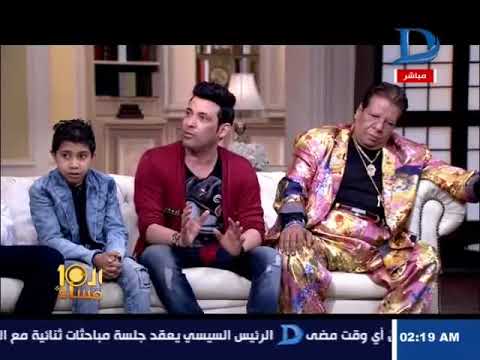 العاشرة مساء سعد الصغير يقتحم الأستوديو ليفاجئ شعبان عبد الرحيم على الهواء ويقبل رأسه ويده