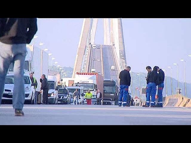 VIDÉO. Dans l'Eure, le pont suspendu des Andelys va-t-il s'écrouler ? -  Paris-Normandie