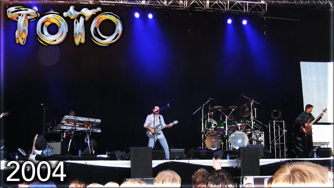 Toto | Live at the Revet Docks, Larvik, Norway - 2004 (Audience