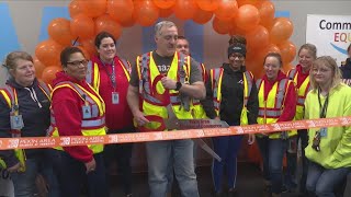 New Amazon Fulfillment Center opens in North Pekin