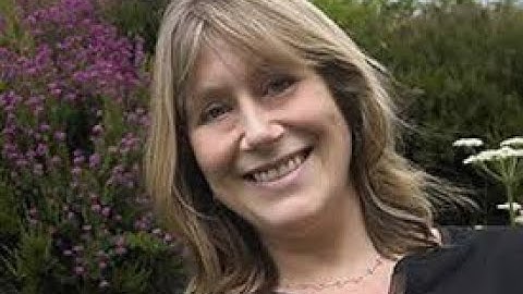 AN ATAIREACHD ARD    DR ANNE LORNE GILLIES