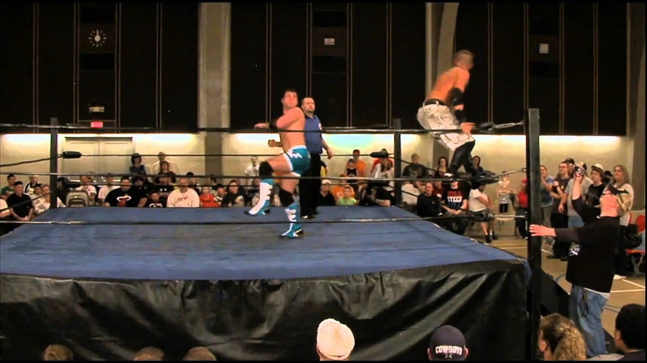 Move of the Week - Chase Owens' Roaring Elbow