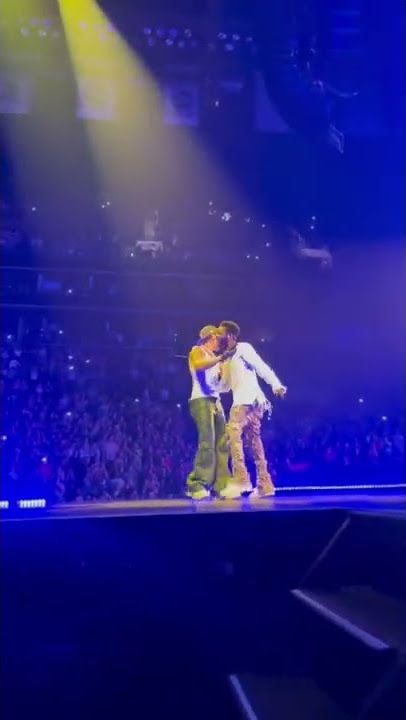 Justin Bieber brought out Omah Lay at the Barclays Center 💜🏟