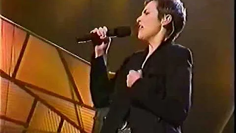 Annie Lennox - Train In Vain  (live)