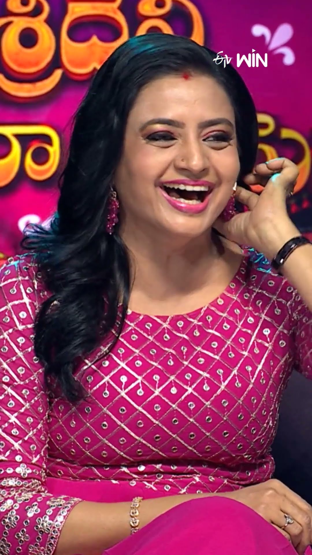 #shorts - ఎవరి చంప మీద ముద్దు పడుతుంది, ఎవరి చంప పగులుతుంది..! sridevidramacompany