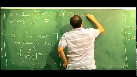 Pereira, Jorge Vitorio: Codimension one foliations on projective spaces (1)