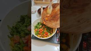 Aloo palak recipe youtubeshorts ytshorts viral foodie  ytstudiotipsandtricks aloopalaksabji
