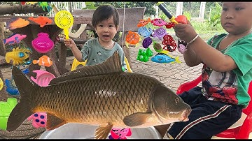 Ry Và Ken tìm kiếm các con vật sau cơn mưa: con ca,Khủng long ,con cua, ốc sên, con kiến, - Part 7