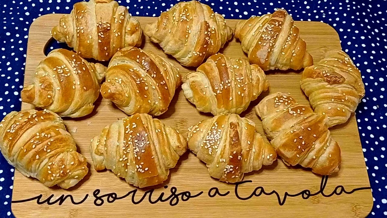IDEA APERITIVO O ANTIPASTO: CROISSANT SALATI SFOGLIATI - BUONI, FRAGRANTI E GOLOSI