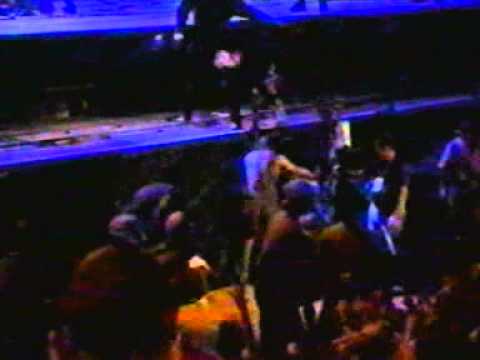 Nine Inch Nails - Live - Woodstock'94 - 11 - Down In It - YouTube