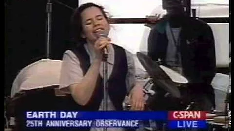 Natalie Merchant with Jen Turner,  Live 1995, Eart...