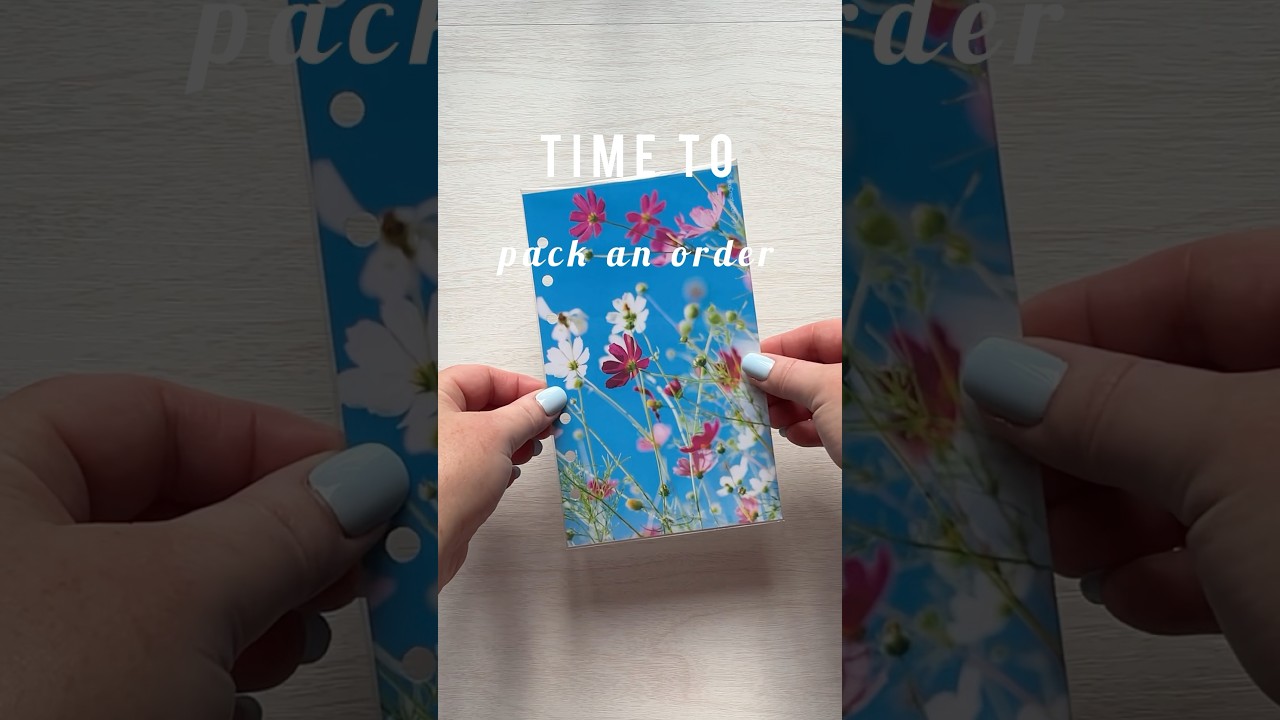 I absolutely LOVE this new dashboard! It’s one of my favorites 🩷 Available in my Etsy shop!